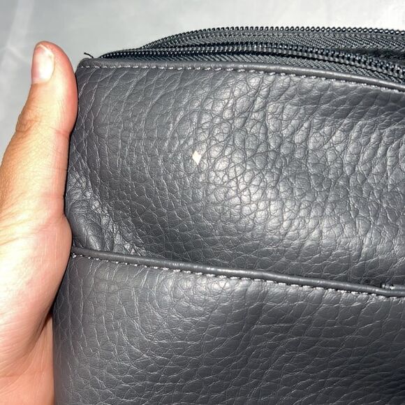 Giani Bernini grey and silver purse - Picture 5 of 6